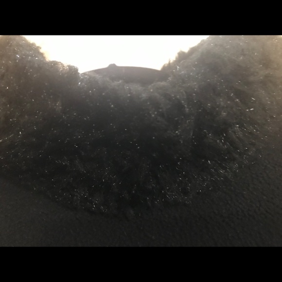 EUC Ladies Poncho w/ Faux Fur One Size Fits Most - Picture 5 of 6